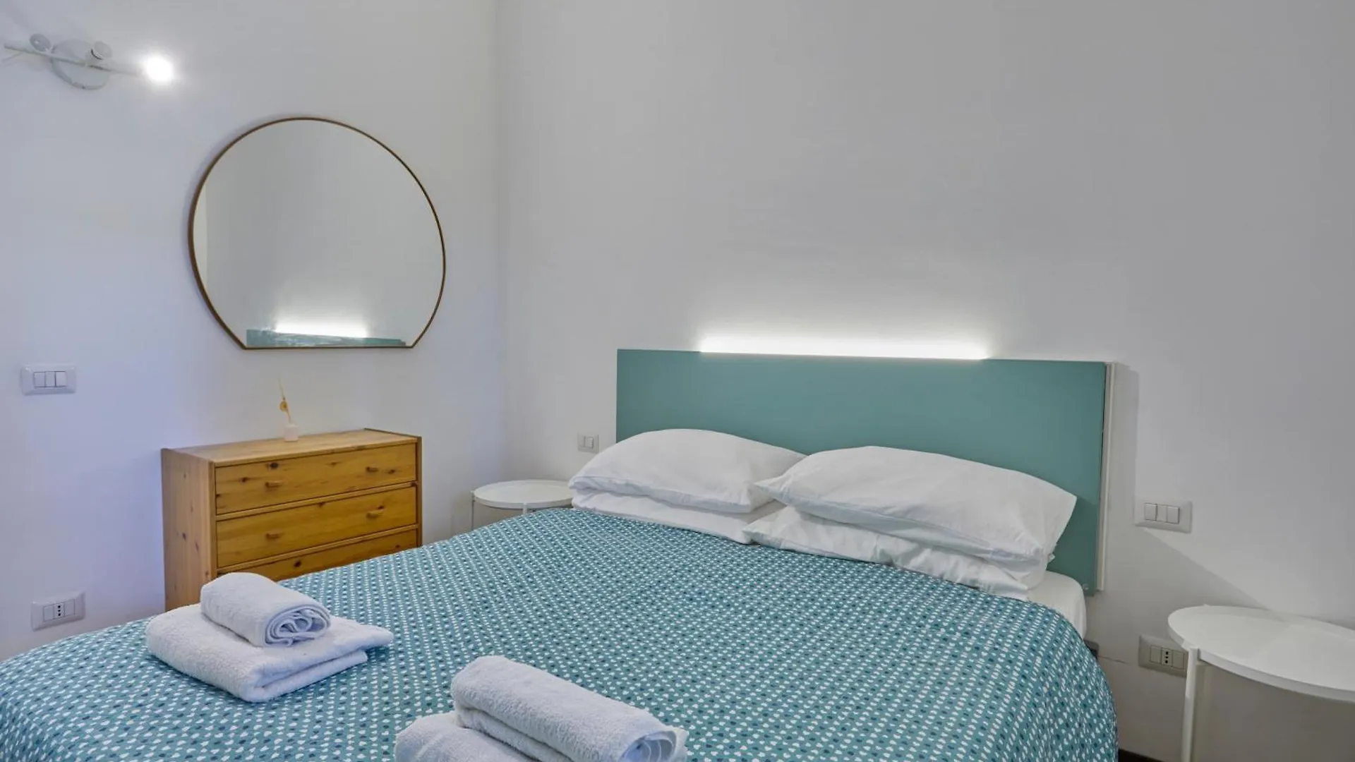 Un Passo Dal Lago - 100Mt Lake - Pool, Free Parking Apartment Desenzano del Garda 0*,